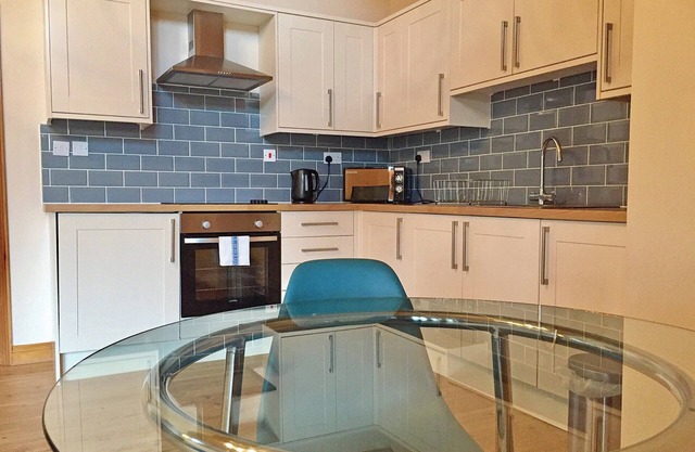 Stylish and chic lodge, perfect for romantic getaways.