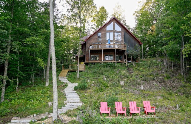 Stylish and Cozy Cabin on the Red Cedar Chain overlooking quiet bay