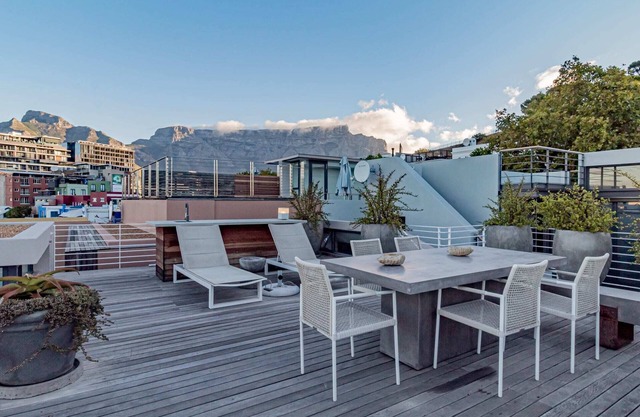 Stylish Apartment with Rooftop Deck and Pool 53 Napier