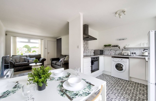 Stylish, bright and peaceful south side home