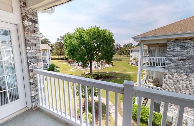 Stylish Condo w/Pools Near Beach & Golf!