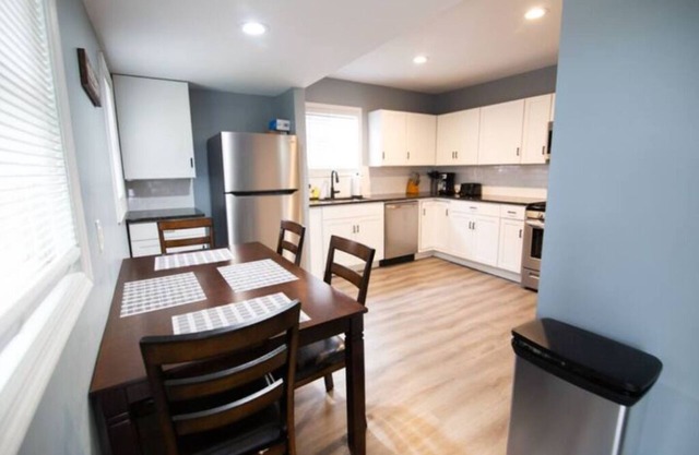 Stylish & Cozy Short-Term Room – Ideal for Travelers & Professionals!