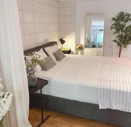 Stylish & Cozy Studio