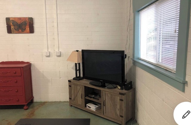 Stylish Downtown Hidden Gem (Studio)