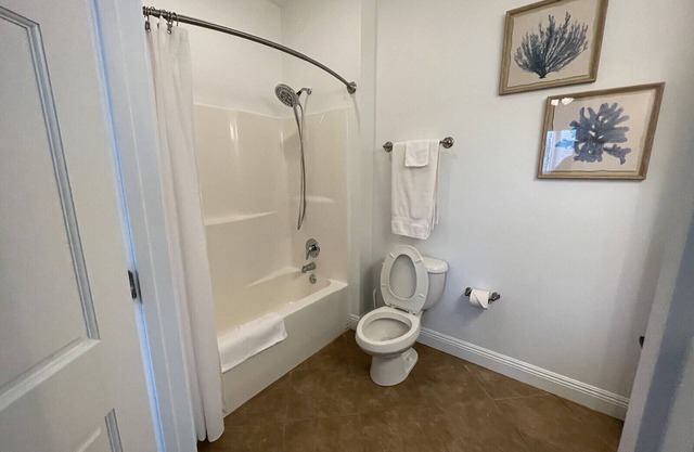 Stylish & Functional Dual Apartments in Moss Point