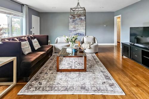 Stylish Hm Near Beach, Restaurants & Parking CC A