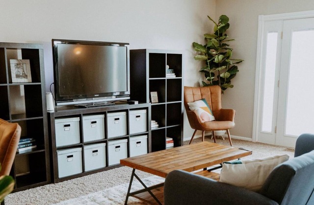 Stylish Home Great for Families & Large Groups! No cleaning required @ checkout!