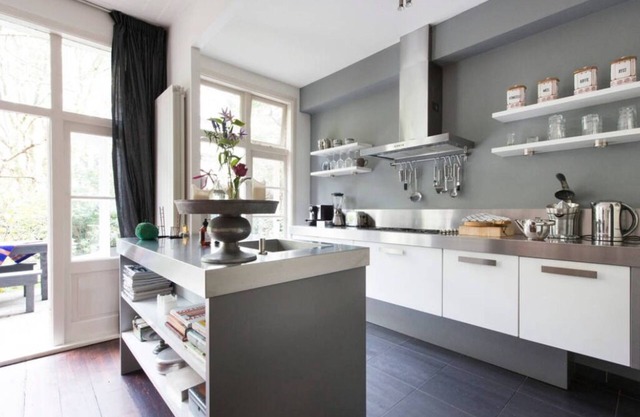 Stylish house with sunny garden nearby museum & RAI