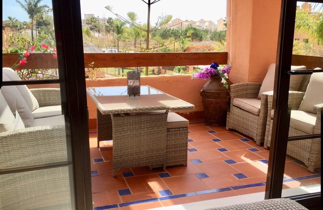 Stylish Luxury Apartment, Stunning Pool and Gardens, Secluded Beach