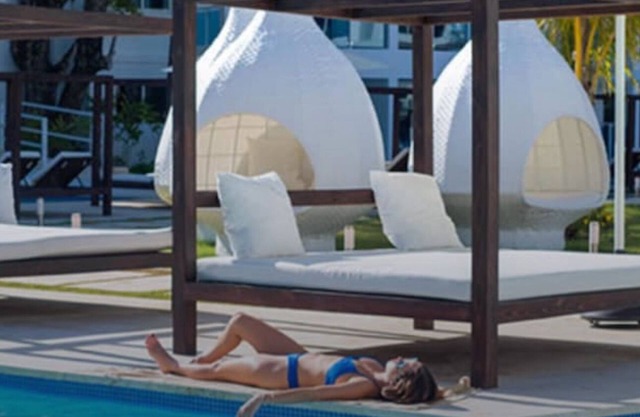 Stylish ocean-front imperial suite. Free transport to and from the airport.