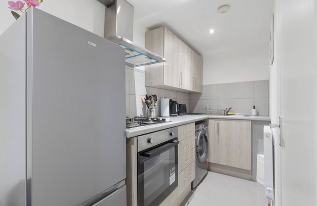 Stylish One-Bedroom Flat with Private Amenities – Your Home Away from Home!