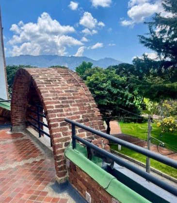 Stylish Penthouse with City View & Private Terrace