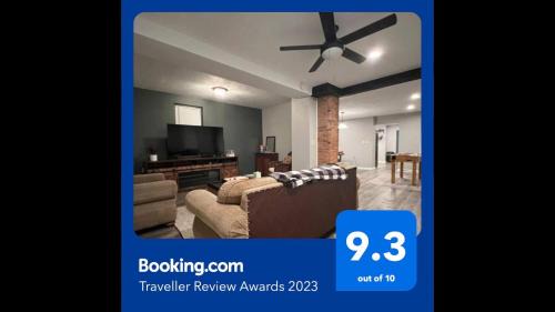 *Stylish Pet Friendly 3 Bedroom House*