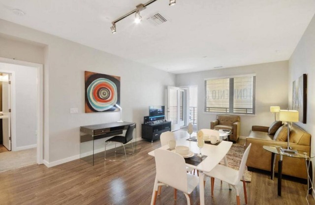 Stylish Silicon Valley 2BR Apt: Pool, Sky Lounge, and More!