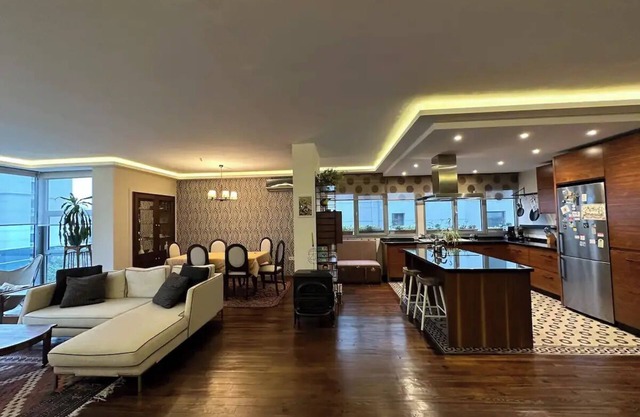 Stylish Spacious 2 bedroom flat in prime location