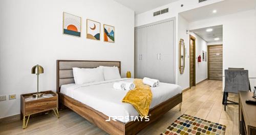 Stylish Studio - Panoramic City View - JVC