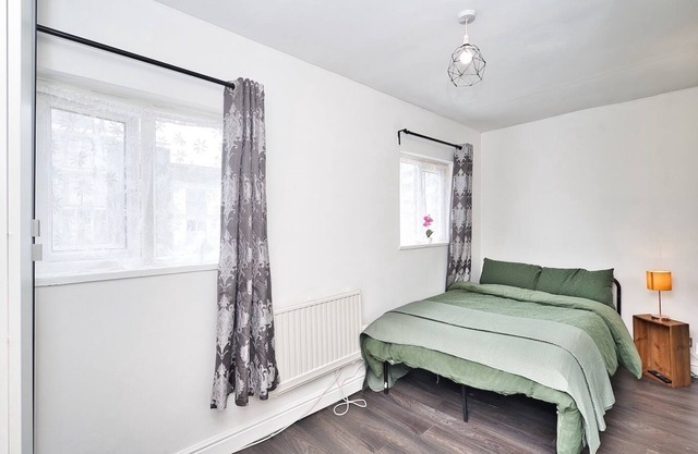 Stylish Stuido for 2 in Popolar London E14