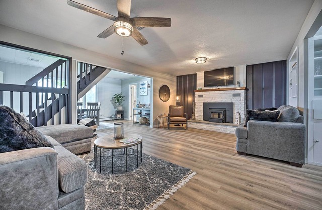 Stylish Warsaw Home w/Fire Pit & Lake Access