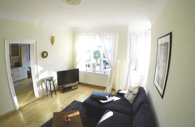 Stylishly renovated old building in a listed city villa near Elbradweg