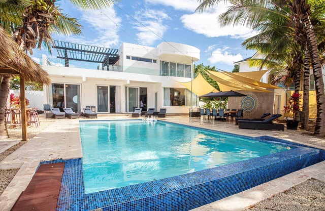 SUBLIME OCEANFRONT VILLA - Mara Chiquita - PRIVATE BEACH - NEW Listing Loaded!n