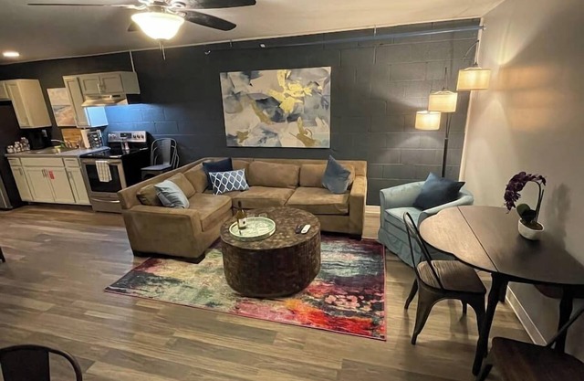 Suite 210-Relax at Rock Spring Resort