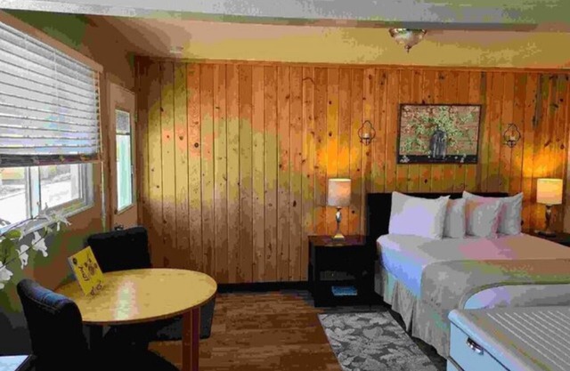 Suite 27 - Corner Suite