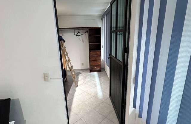 Suite #8 near Auto Mex-Qro.