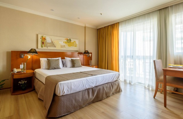 Suite, pool and gym | BPremium T1 1208.4