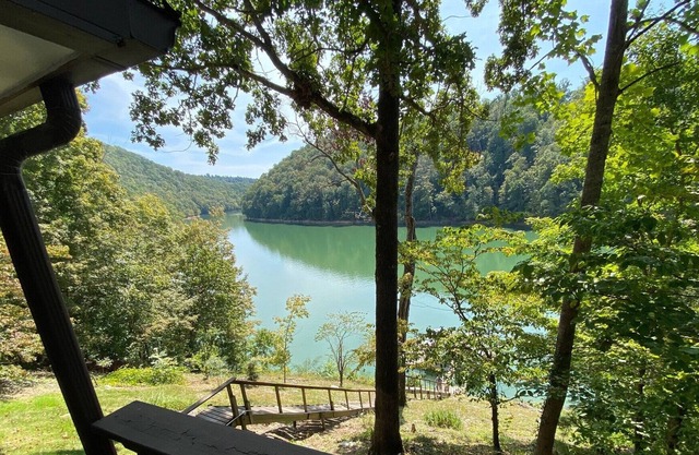 SUITE SPOT - Million Dollar Views of Norris Lake! Just minutes off I-75!