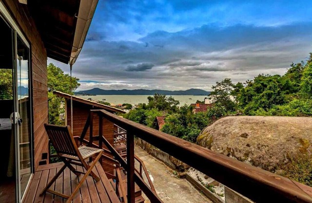 Suite with incredible views in Jurerê