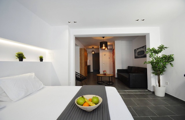 Suites 51/5 min from Piraeus Port!
