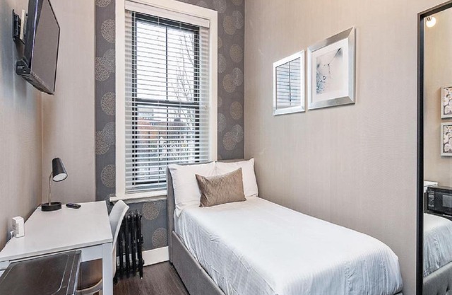 Suites At 143 Arlington Street