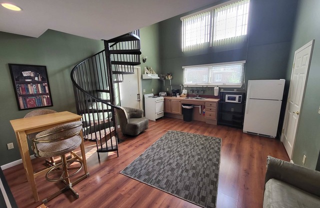 Suites On Chocolate - The School