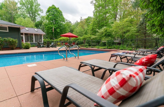 Summer 25 Open! Pool, Hot Tub, HUGE Game Room, short walk to Beach!