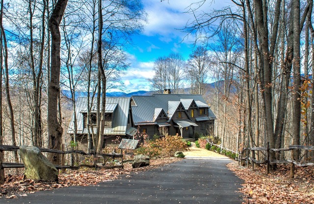 Summit Haven at Balsam Mountain Preserve | Exclusive Lodge with Golf & Hiking Trails