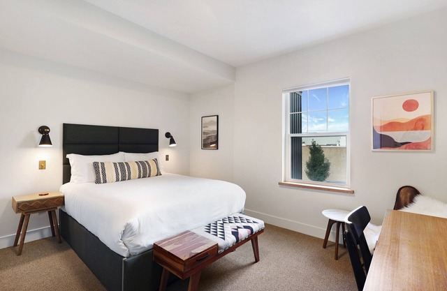 Summit Lofts, Downtown Mt Shasta, Queen Bed, #208