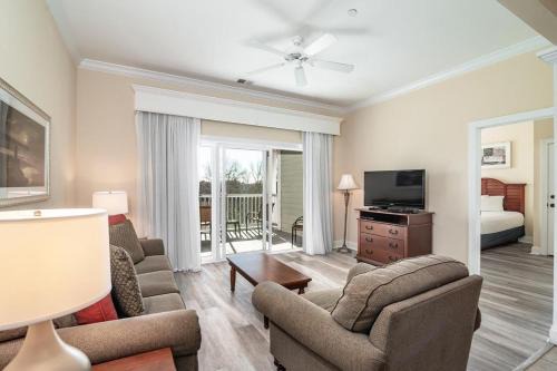 Sun and Fun 1 Bedroom Resort View Suite Sleeps 4