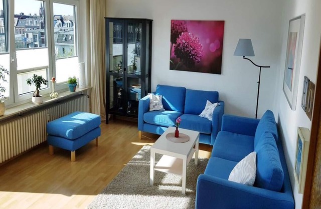 Sun-drenched apartment close to the city - perfect for long-term guests! Balcony elevator