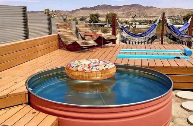 Sunburst House : Desert Chic Retreat