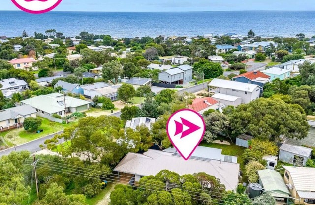 Sundown on Sunset - 6 Sunset Drive, Carrickalinga