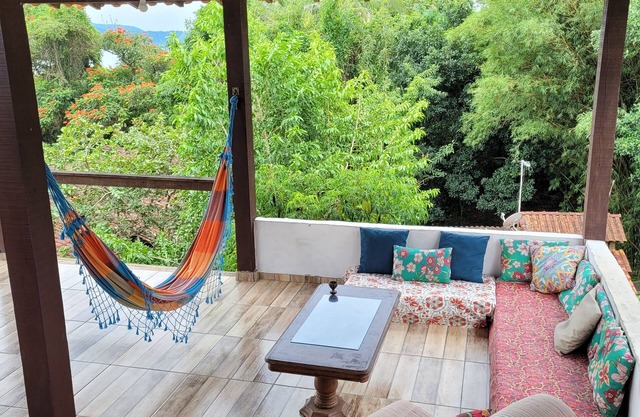 Sunhouse Ilhabela: Sobrado Divertido, Cheio de Artes, Próximo à Praia e Trilhas