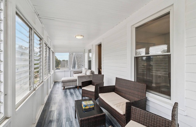 Sunlight on West Sunroom Apt for 2 west Cleveland