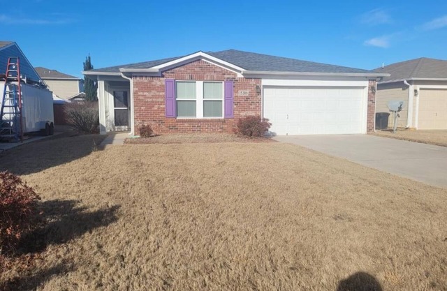 Sunlight Rancher W/Nice Back Yard.