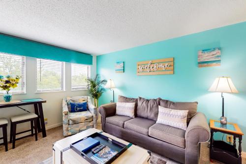 Sunny Coastal Cottage