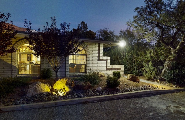 Sunny Mountain Side 1 BR feat. Large Kitchen and Great Room