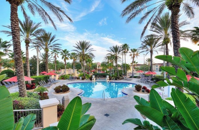 Sunny Park Paradise close to Disney. At the Regal Palms.