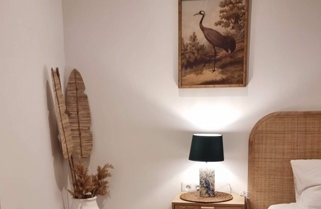 Sunny Retreat in the Heart of Old Town 🌴Just 10 Minutes from the Beach! 🏖️