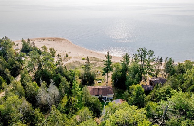 Sunny Side U.P.: Your Ultimate Summer Escape on Lake Michigan