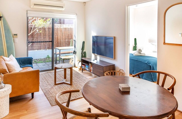 ★ Sunny Terrace in the Heart Of Bondi Beach ★
