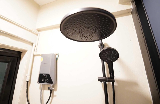 Sunny Twin Escape | Trendy Comfort in Bangkok